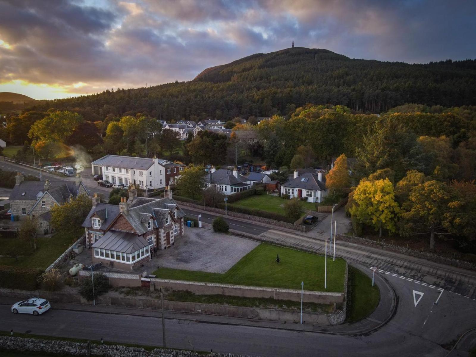 Glenshee Guest House Golspie Esterno foto